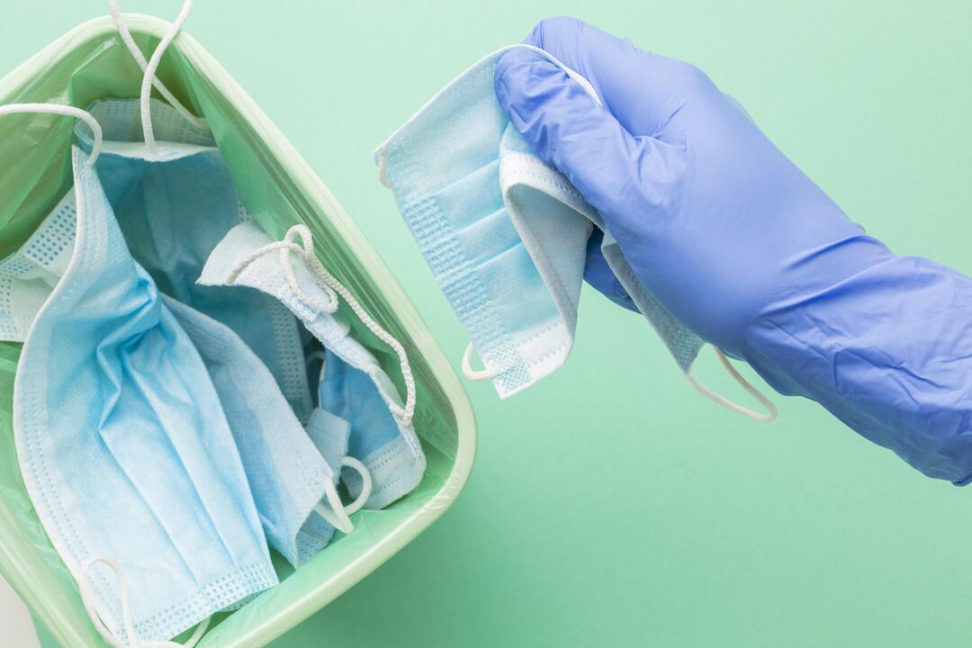 Best Practices for Changing Gloves Between Patients to Reduce Cross-Contamination